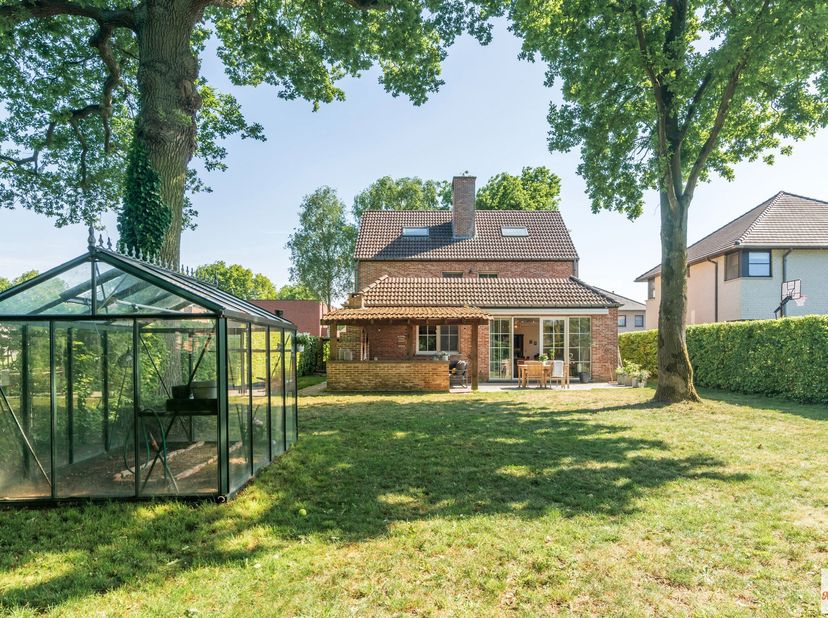 Tijdloze pastoriewoning in het groene Tervant - KIJKDAG ZA 17 MEI (OP AFSPRAAK)&lt;br /&gt;
In een rustige en groene omgeving in Paal, op amper vijf minuten