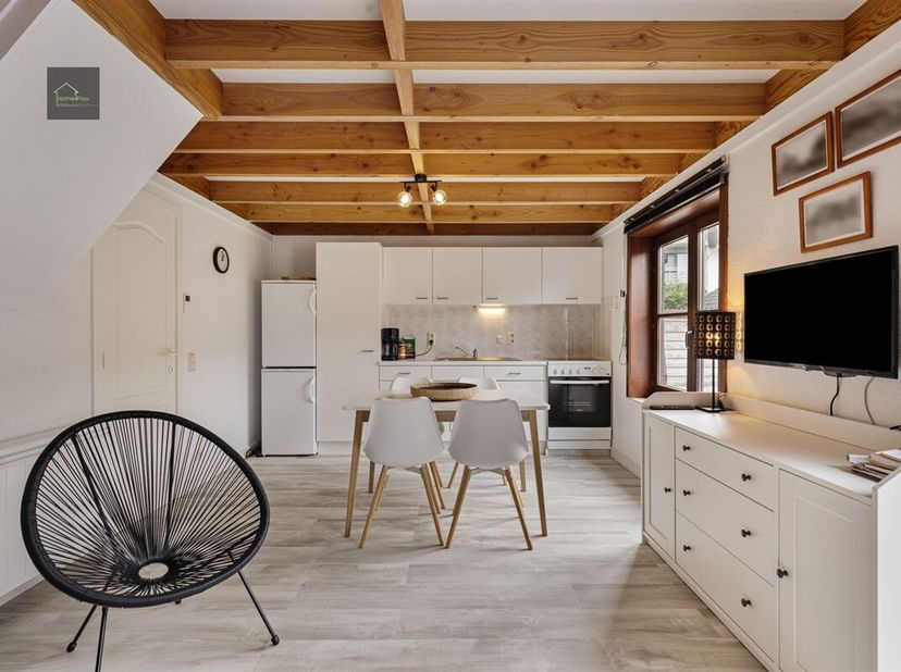 Gemoderniseerde vakantiewoning, 2 slaapkamers + staanplaats.&lt;br /&gt;
Ontdek deze ruime, gezellige en gemoderniseerde vakantiewoning met 2 slaapkamers, e