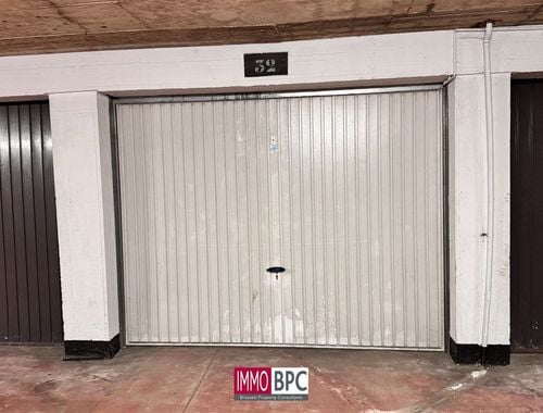                                        Box à vendre à Molenbeek-Saint-Jean, € 25.000
