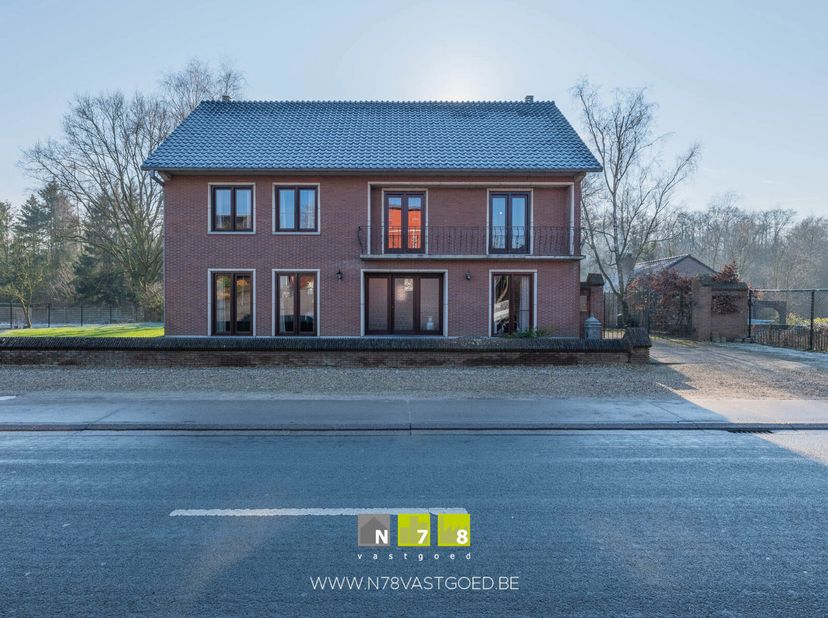 Maison à vendre
                    à 3680 Maaseik