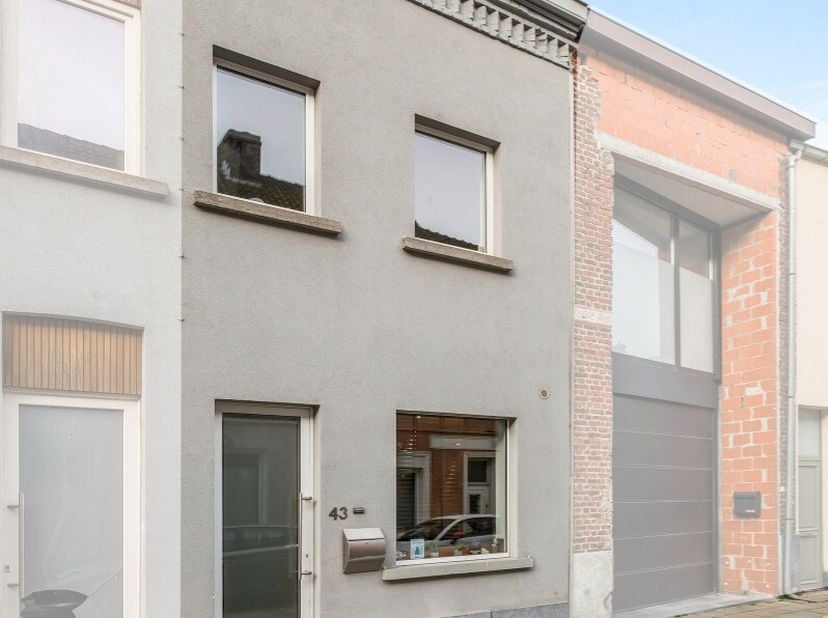 [[ CE BIEN PARTICIPE À LA JOURNÉE MAISONS OUVERTES ERA LE 15/3 DE 9:30 À 10:30 ]]&lt;br /&gt;
Ce bien participe à la Journée Maisons Ouvertes ERA. Visitable
