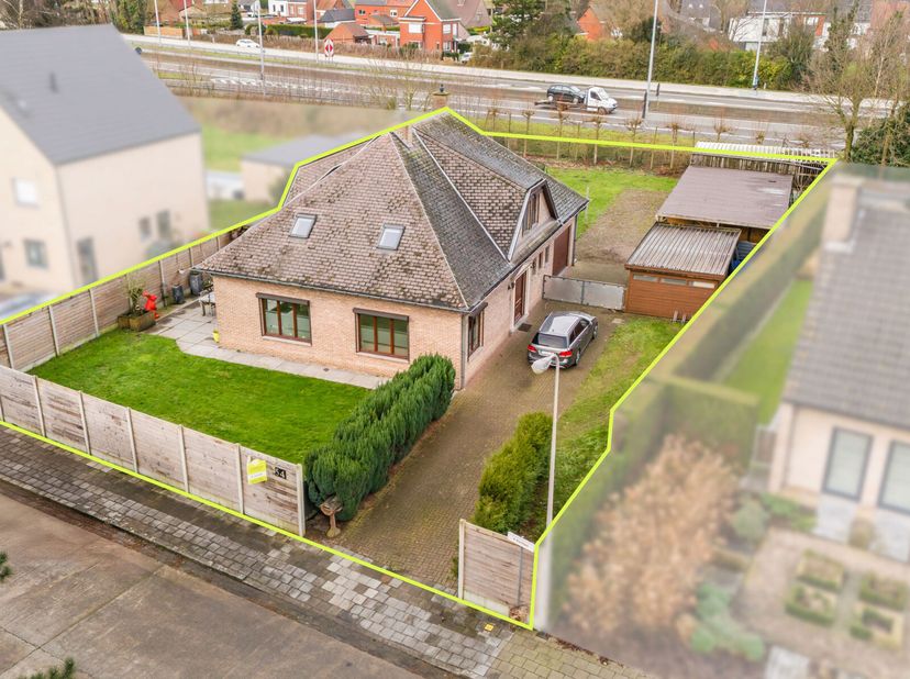 Deze prachtige open bebouwing op een toplocatie in Zelzate biedt een unieke combinatie van ruimte, comfort en energiezuinigheid.&lt;br /&gt;
Met maar liefst
