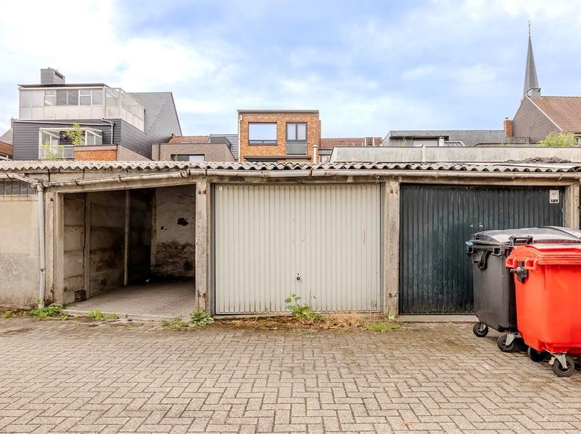 Garagebox in het centrum van Herentals&lt;br /&gt;
Locatie: De garagebox is gelegen midden in het centrum van Herentals, met alle voorzieningen (winkels, sc