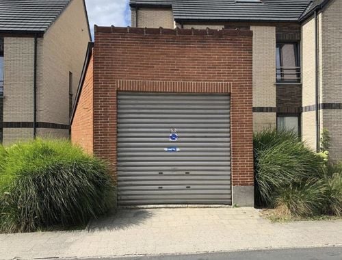                                         Garage te koop in Petit-Enghien, € 21.000
