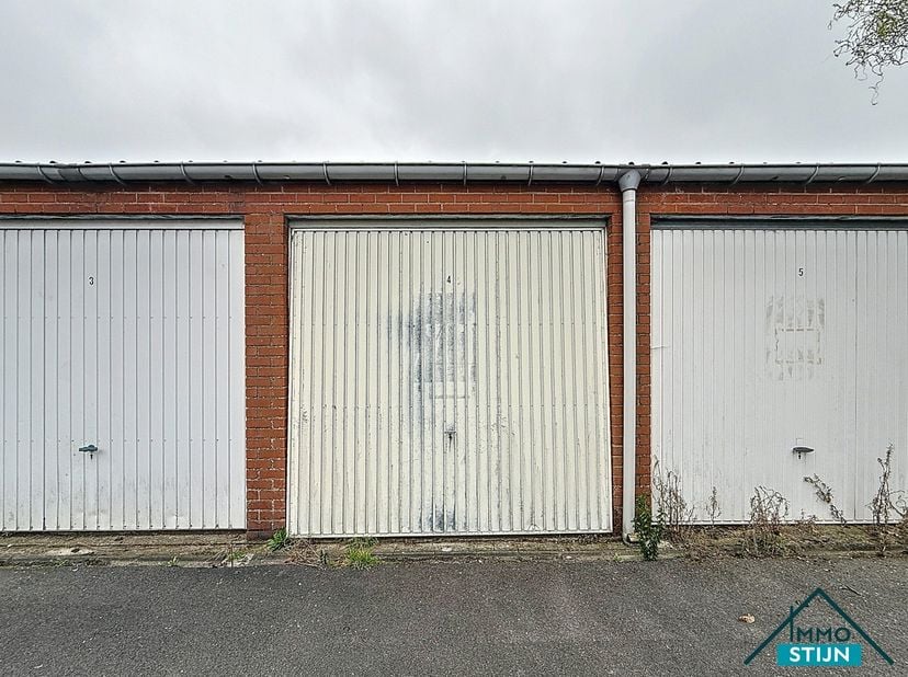 Garage à louer
                    à 8310 Assebroek