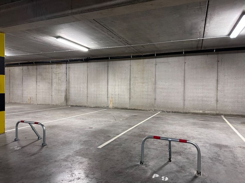 Garage à vendre
                    à 8470 Gistel
