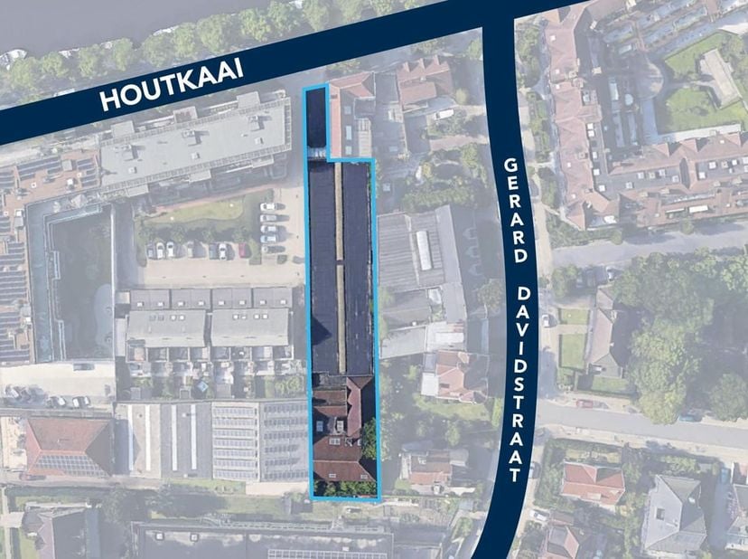 Terrein van 1.390 m² te koop met residentieel ontwikkelingspotentieel nabij het centrum van Brugge, gelegen op amper 800 m van de Bevrijdingslaan met