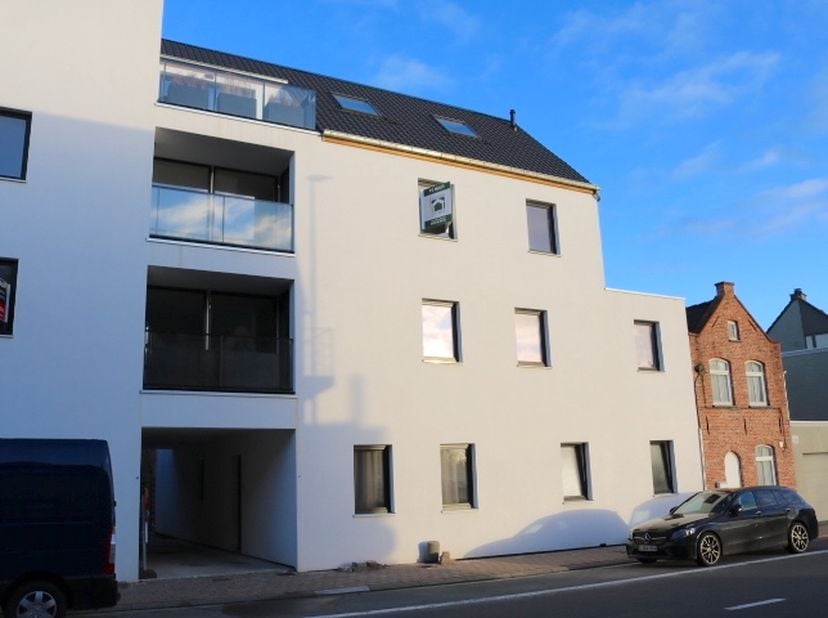 Appartement à louer
                    à 9700 Eine