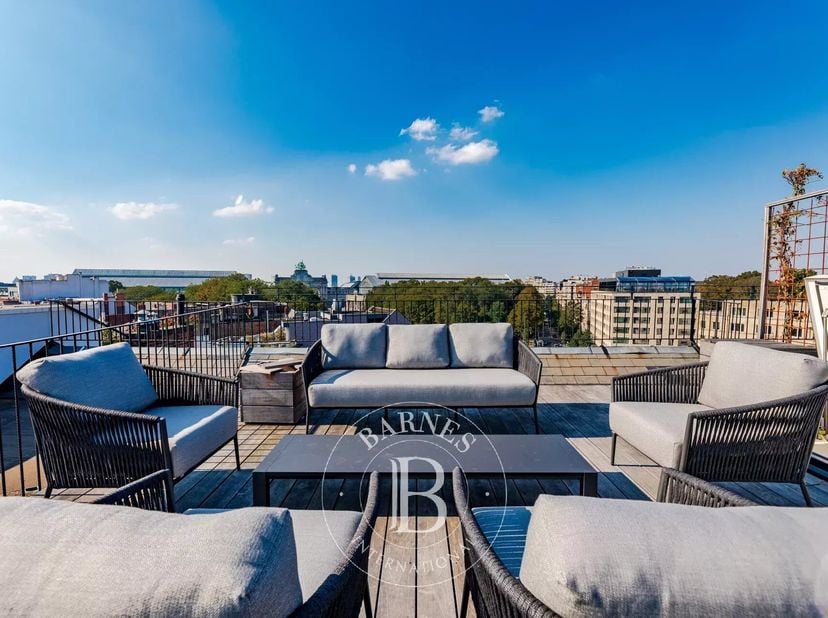 Etterbeek - Jubelpark - Op een steenworp van de Europese instellingen, prachtig nieuw duplex appartement van ongeveer 200 m², gelegen aan de achterzij