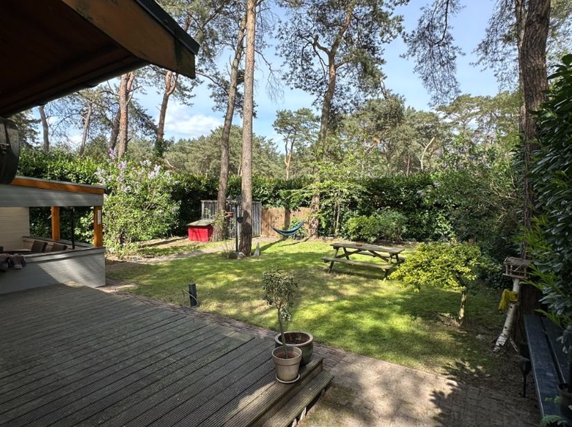 Prachtige vakantiewoning op het vakantiepark te Parelstrand.  De vakantiewoning is instapklaar en heeft een prachtige woonkamer, met open keuken, 2 sl