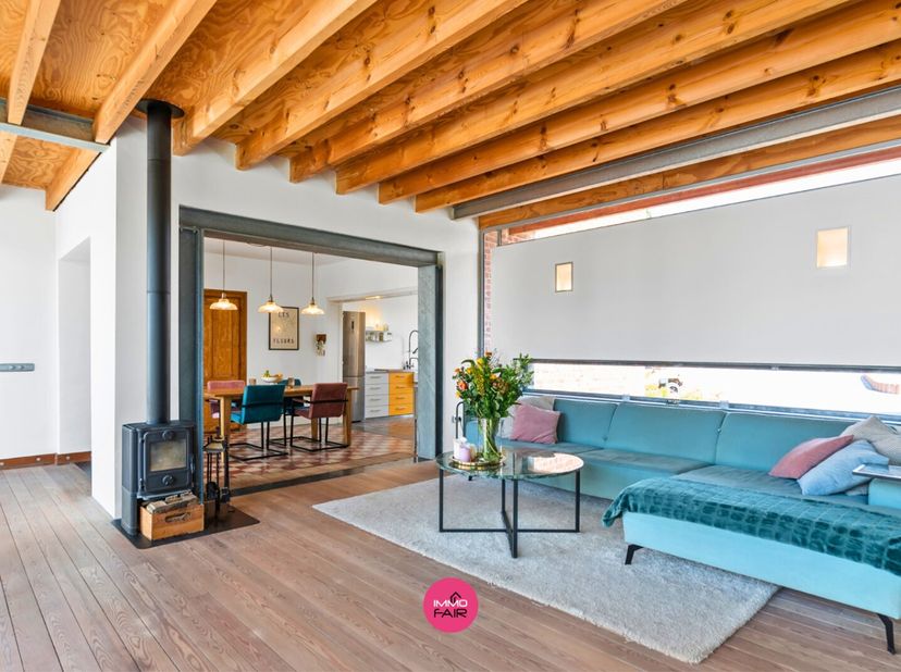 Karakteristieke, instapklare woning vlakbij Maastricht!&lt;br /&gt;
Deze charmante woning vol authentieke elementen bevindt zich in Veldwezelt, een deelgeme