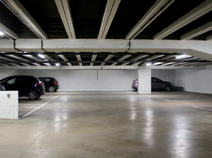Garage à louer
                    à 9300 Aalst