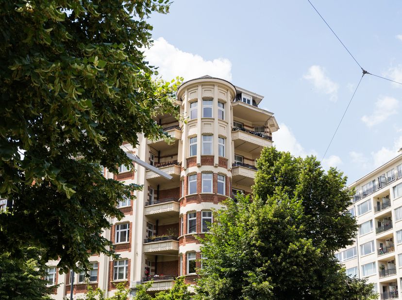 IXELLES - Op een steenworp afstand van de Abdij van La Cambre en het bos van La Cambre, prachtig APPARTEMENT van ±140 m² gelegen op de 5 verdieping va