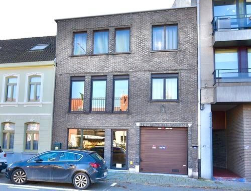                                         Bien commercial avec habitation à vendre à Eeklo, € 395.000
