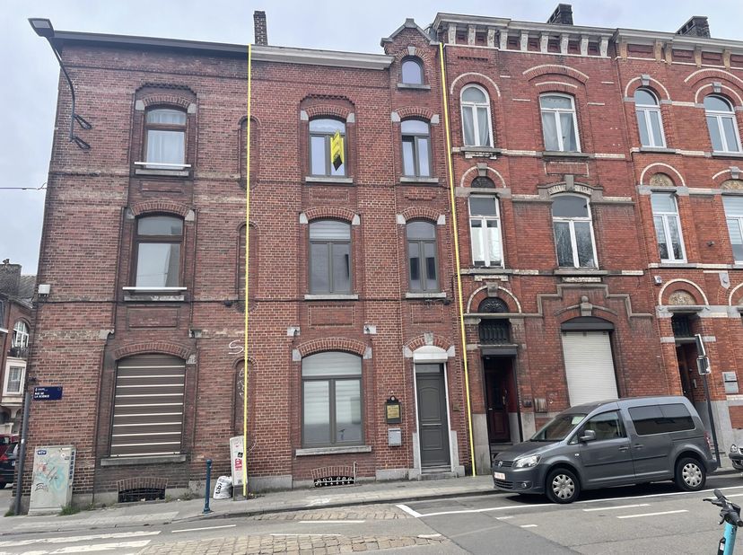 IMMEUBLE A USAGE DE BUREAUX&lt;br /&gt;
Très bon immeuble sur 3 étages comprenant : 7 bureaux pour diverses professions libérales (location 275,00 euro à 35
