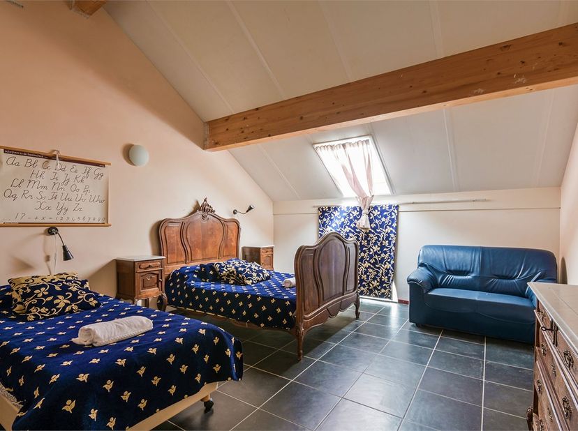 Luxe vakantie-appartementen in een in 2009 geheel gerenoveerde &quot;Oude School&quot; (bouwjaar: ca. 1900) bestaande uit 4 volledig van alle comfort voorziene