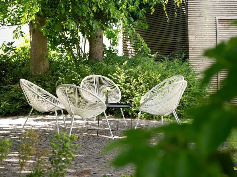 Ben je op zoek naar een rendabele investering of droom je ervan om zelf evenementen te organiseren? Deze prachtige feestzaal in Waregem biedt alles wa