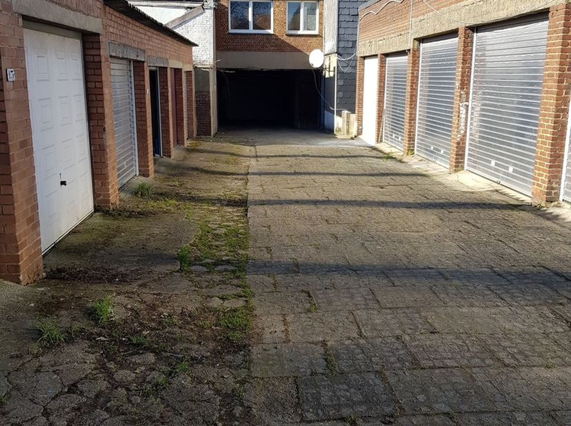 Garage te koop
                    in 6000 Charleroi