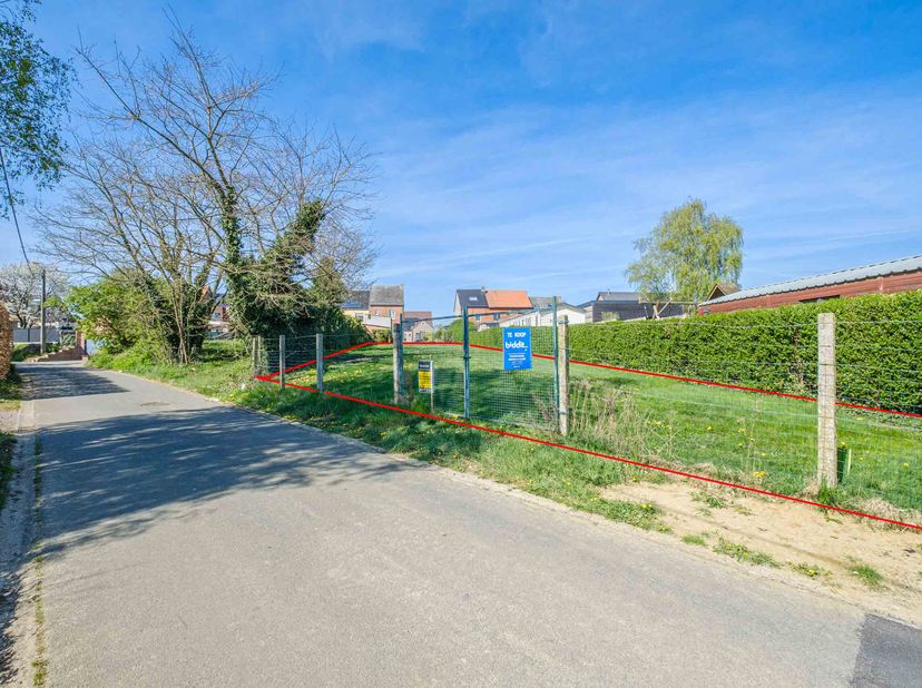 PERCEEL BOUWGROND &lt;br /&gt;
 &lt;br /&gt;
Bouwgrond 3 a 70 ca voor half open bebouwing met rustige ligging te Scherpenheuvel, Goede Weide. &lt;br /&gt;
 &lt;br /&gt;
Perce