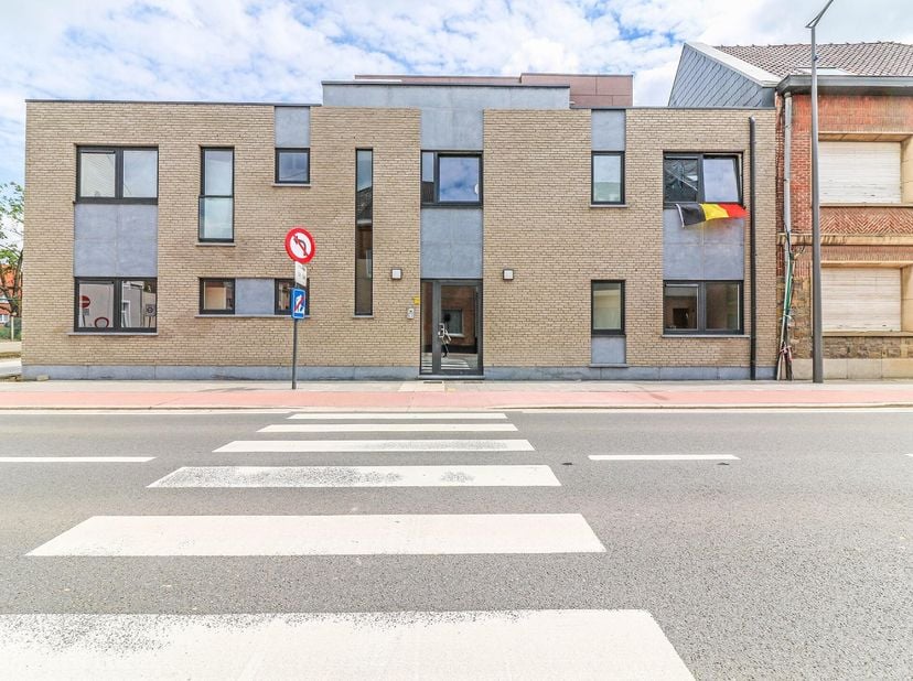 STERREBEEK (Centre) - Superbe duplex dans une construction récente situé au 1er et dernier étage d&#039;un immeuble avec vue sur une zone de parc. Les comm