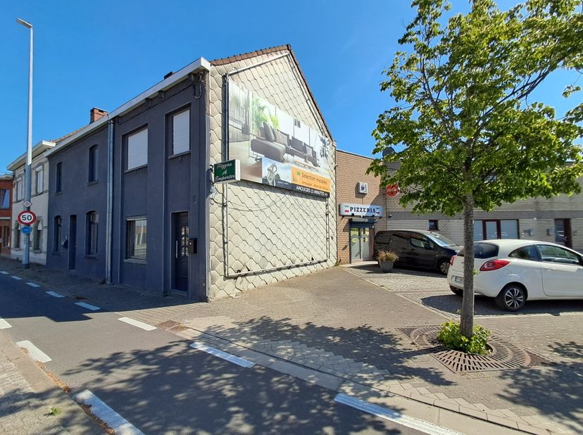 Bedrijfsvastgoed te koop
                    in 8587 Spiere