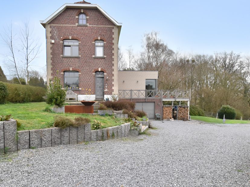 Maison de serriste rénovée située à Hoeilaart dans un quartier calme à la fin d&#039;une rue sans issue, cette charmante maison dispose d&#039;une vue verdoyant