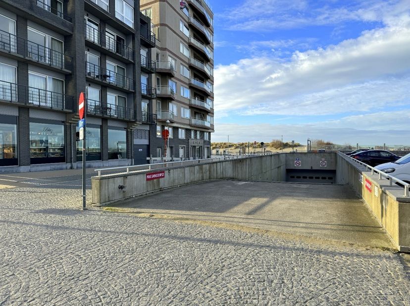 Garage à vendre
                    à 8620 Nieuwpoort