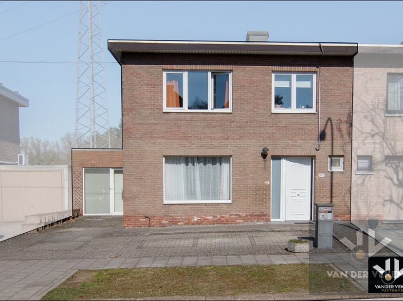 TOFFE, GERENOVEERDE GEZINSWONING MET 4 SLAAPKAMERS,Grenzend aan natuurgebied en OMRINGD DOOR ALLE NODIGE FACILITEITEN&lt;br /&gt;
&lt;br /&gt;
TROEVEN:&lt;br /&gt;
- go