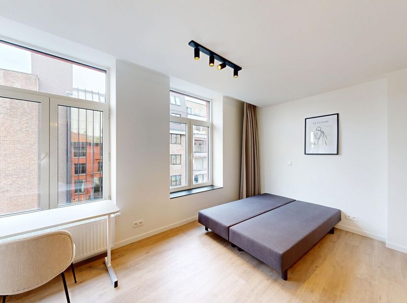 Deze prachtige studio is gelegen in de bruisende stad Leuven, in de residentie THALIA. De studio is volledig bemeubeld en werd in 2025 volledig gereno