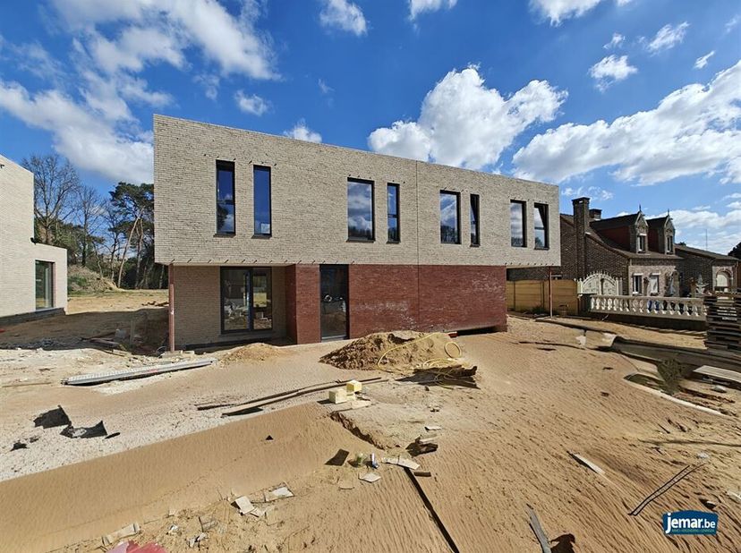 Moderne, energiezuinige nieuwbouwwoningen in Maasmechelen!&lt;br /&gt;
Droomt u van een stijlvolle en duurzame nieuwbouwwoning op een centrale locatie? In e