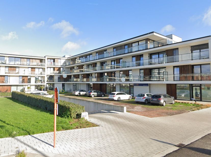 Deze twee ondergrondse autostaanplaatsen maken deel uit van residentie Ter Oostpoorte.&lt;br /&gt;
Ben je op zoek naar een autostaanplaats voor eigen gebrui