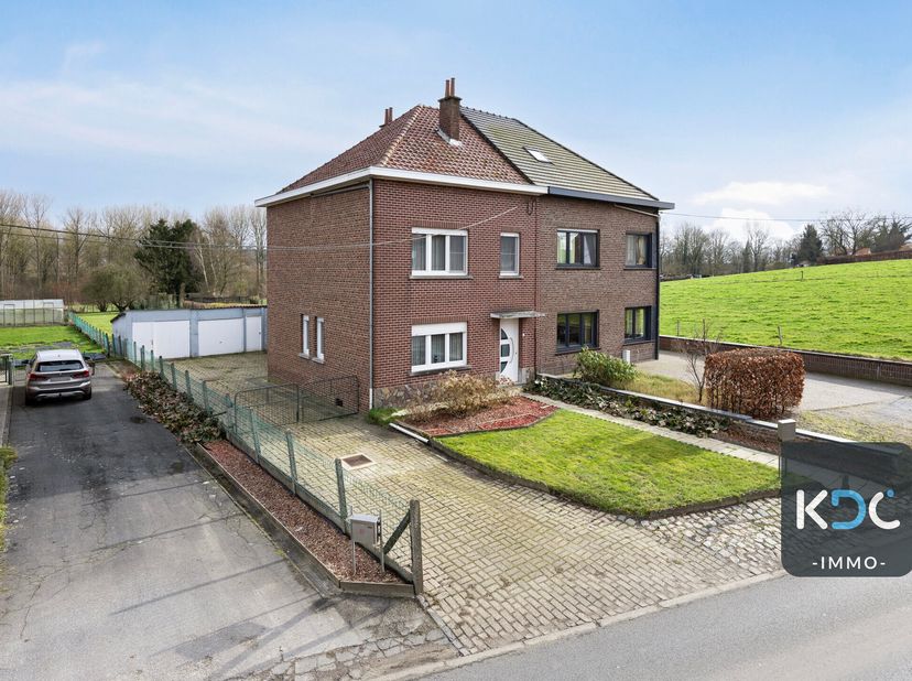 Zeer degelijke en goed gelegen woning met mooi uitzicht te Bertem (Korbeek-Dijle). Bouwjaar 1957 perceel van 11are57ca.&lt;br /&gt;
Gelijkvloerse verdieping