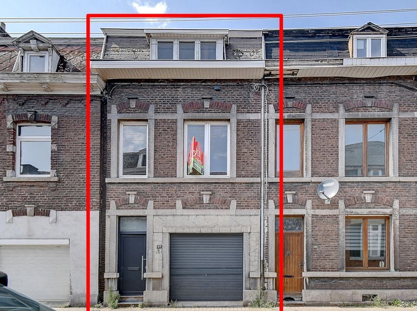 Visite virtuelle : https://my.matterport.com/show/?m=pXKMjXnGikw - L&#039;agence immobilière Sciara a le plaisir de vous proposer cette spacieuse maison d&#039;