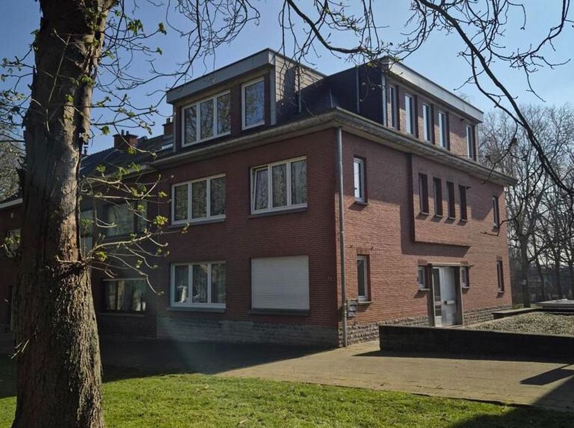 ! Une visite peut uniquement être demandée via notre site web : www.hetwoonburo.be !&lt;br /&gt;
Avenue du Soldat Britannique 15 - 1070 Anderlecht:&lt;br /&gt;
Ap