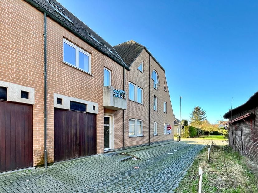 Voor meer info contacteer Arne van Center Office via 0468246840 of arne@centeroffice.be&lt;br /&gt;
&lt;br /&gt;
Dit appartement is gelegen in het rustige Ursel i