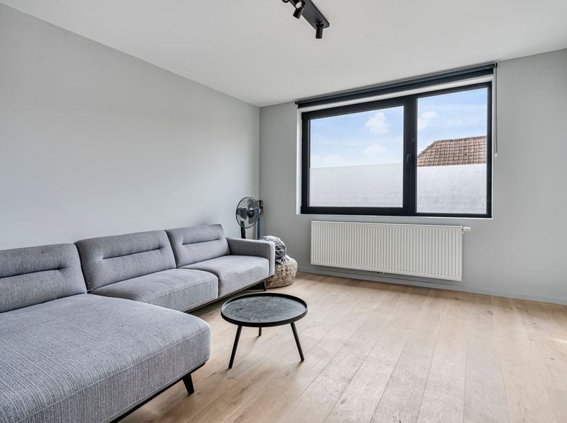 Tof 1-slaapkamer appartement in kleine residentie te koop in Wevelgem!&lt;br /&gt;
Dit appartement op de eerste verdieping beschikt over een open keuken en