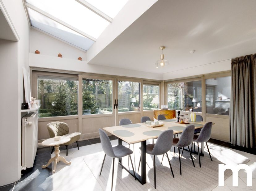 Deze stijlvolle B&amp;B te Lauwe is opzoek naar nieuwe eigenaar.&lt;br /&gt;
Het biedt zowel de mogelijkheid om deze verder te zetten of te wonen.&lt;br /&gt;
Op hede