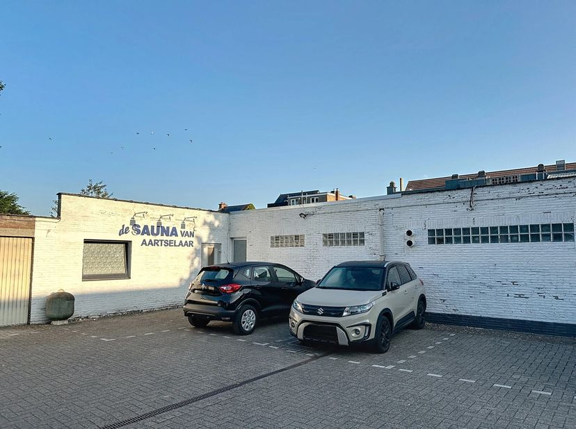 Bien professionnel à vendre
                    à 2630 Aartselaar