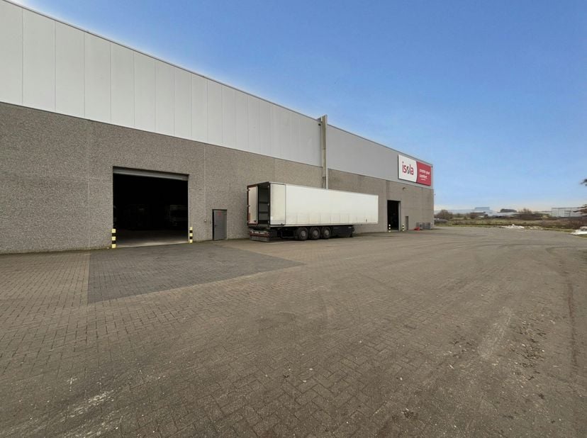 Te huur: 1260 m² magazijnruimte op toplocatie in Tongeren Oost&lt;br /&gt;
Zoek je een ruime en strategisch gelegen magazijnruimte? &lt;br /&gt;
Ontdek deze opsla