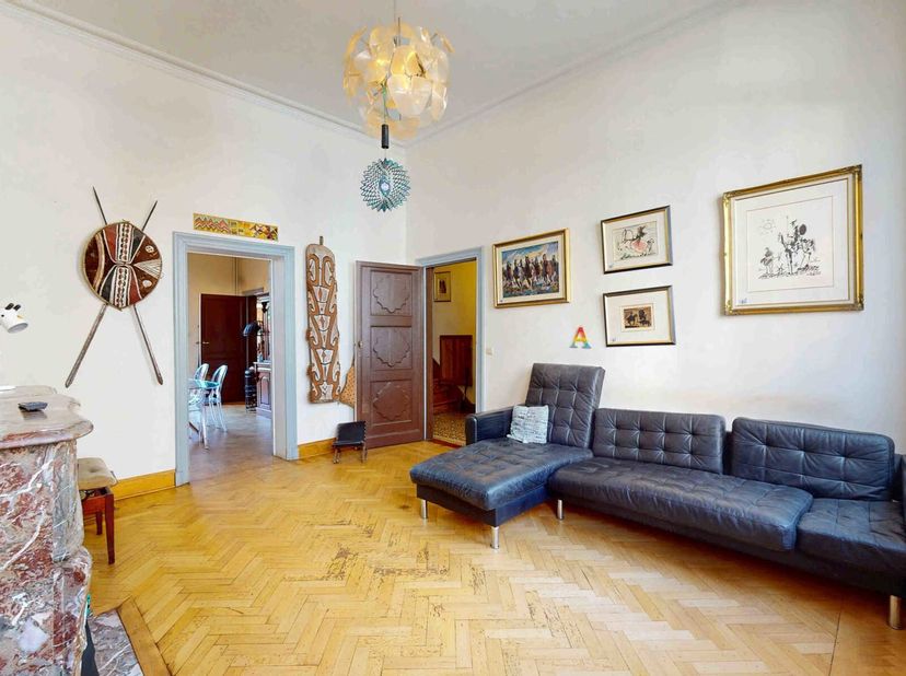 Infos &amp; visites : Nadia - 0478 41 65 69 - Située dans une petite rue à sens unique, à proximité de la place Flagey et des étangs d&#039;Ixelles, By the Way