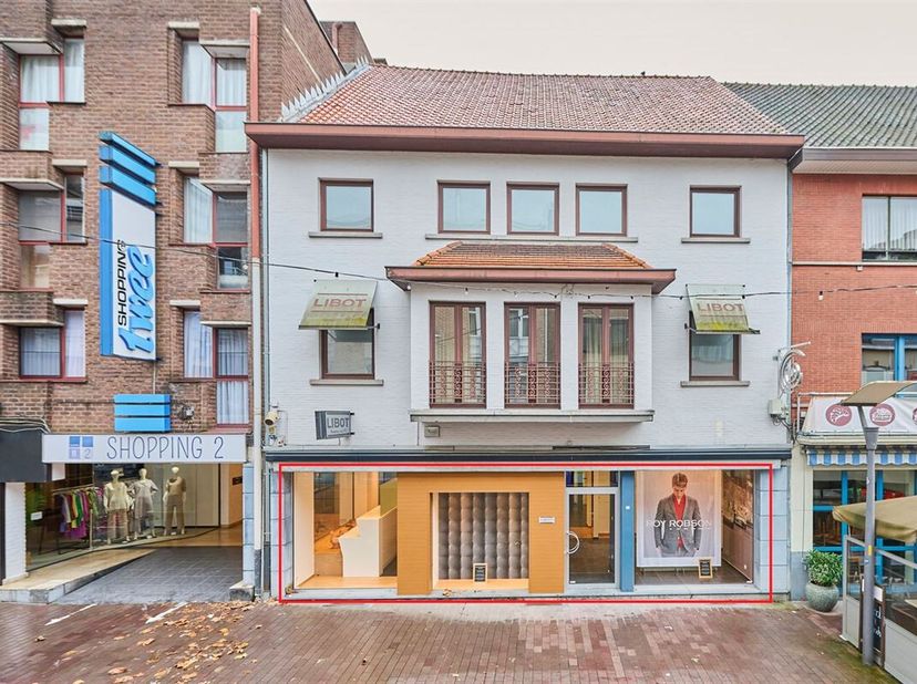 Te Huur: uniek handelspand in het hart van Genk&lt;br /&gt;
POP-UP: Termijn bespreekbaar &lt;br /&gt;
Uitstekende kans in het bruisende centrum van Genk. Dit veel