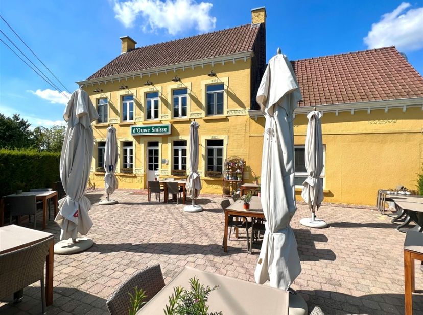 Super gelegen landhuis ingericht als restaurant te koop:&lt;br /&gt;
&lt;br /&gt;
Volledig ingericht restaurant met ruimte voor 50 zitplaatsen binnen&lt;br /&gt;
Zuidge