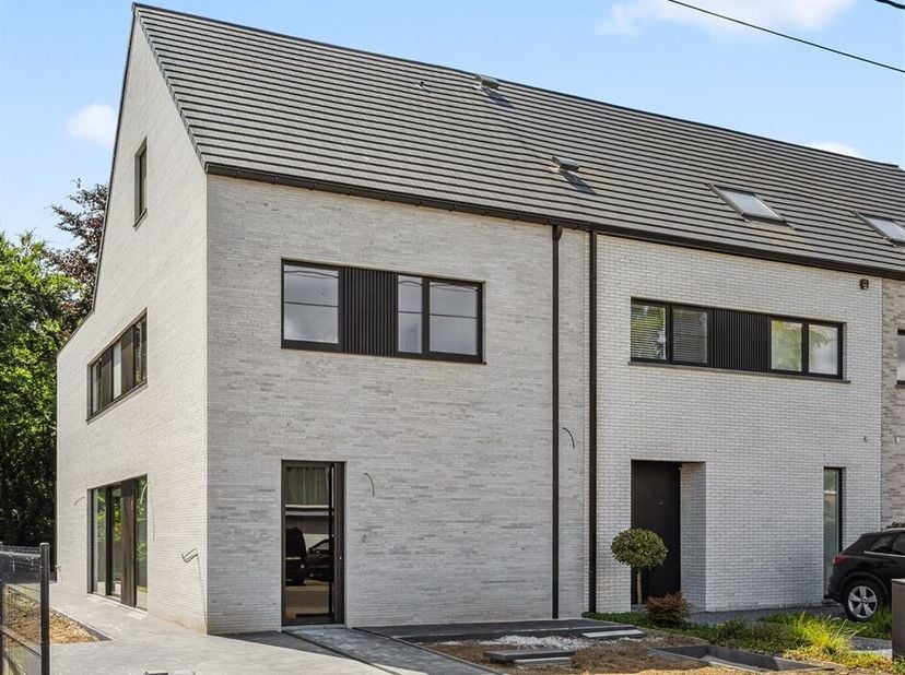 Deze nieuwbouwwoning valt onder het btw-regime (21% btw van toepassing op de verkoopprijs). Wonen in de residentiële Duivenstraat is kiezen voor een d
