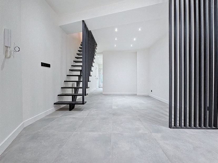 SOUS OPTION - PLUS DE VISITE - Prix: Offre à partir de 160.000 euros, frais d&#039;agence non inclus et à charge de l&#039;acquéreur.&lt;br /&gt;
Maison habitable rap