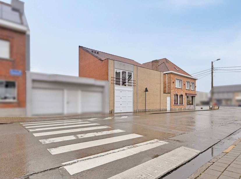 Propriété unique à vendre: maison avec espace commercial&lt;br /&gt;
Situé dans un emplacement central à proximité des écoles, des commerces et des transpor