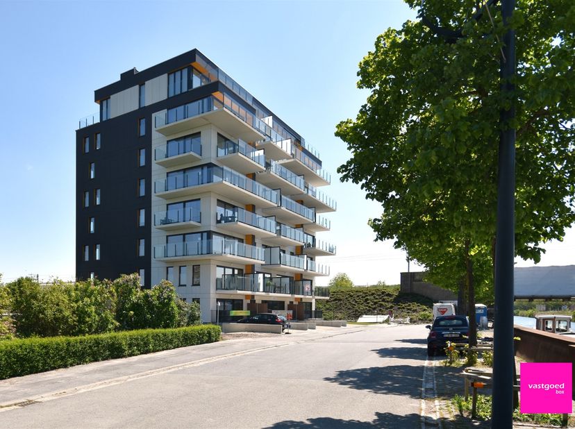Prachtig nieuwbouwappartement met 2 slaapkamers en 2 terrassen, te Diksmuide. Exclusief gelegen aan de oevers van de IJzer, in de nieuwbouwresidentie