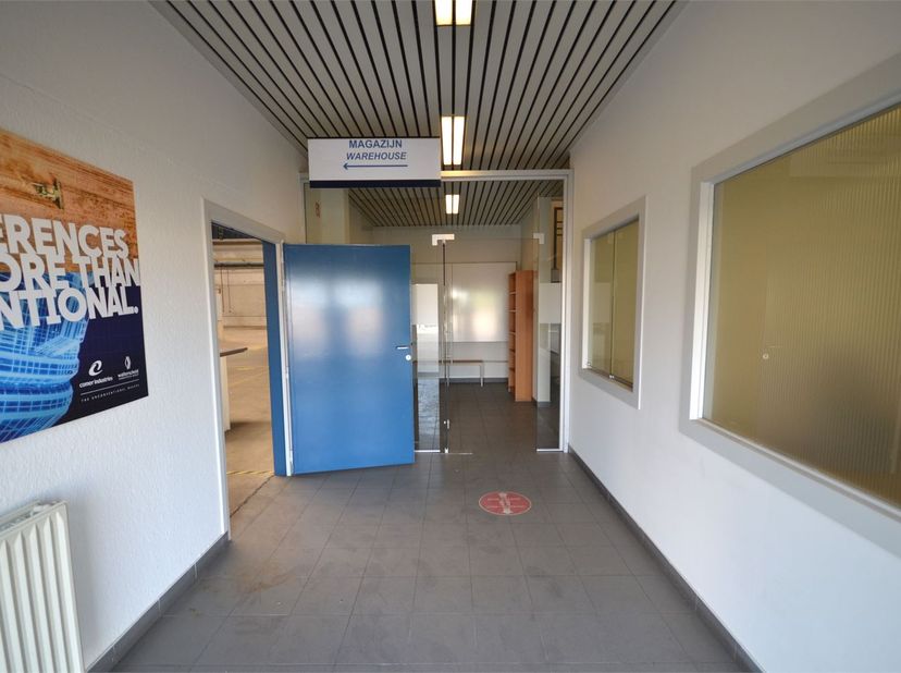 Bien professionnel à louer
                    à 3800 Sint-Truiden