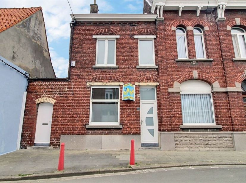 Maison avec potentiel et bien située à Herseaux