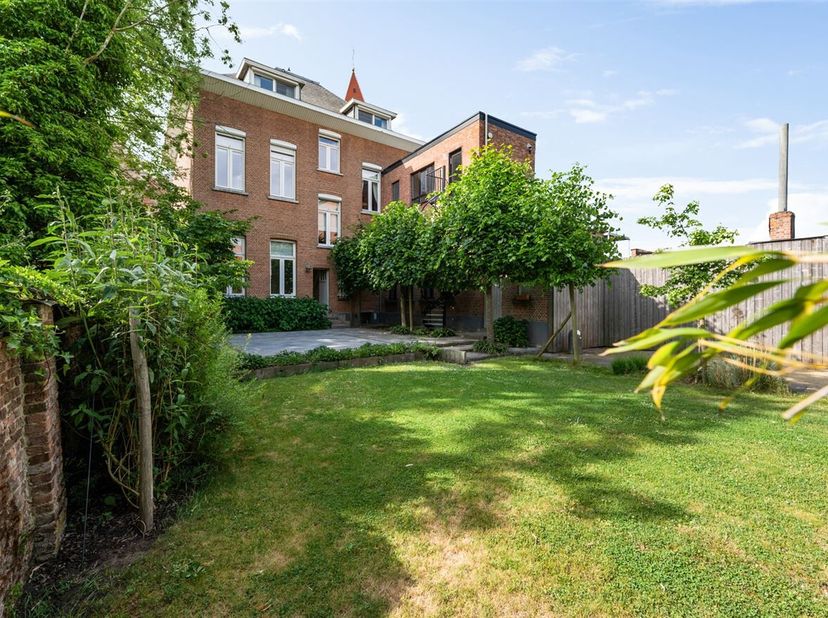 Bien professionnel à vendre
                    à 2590 Berlaar