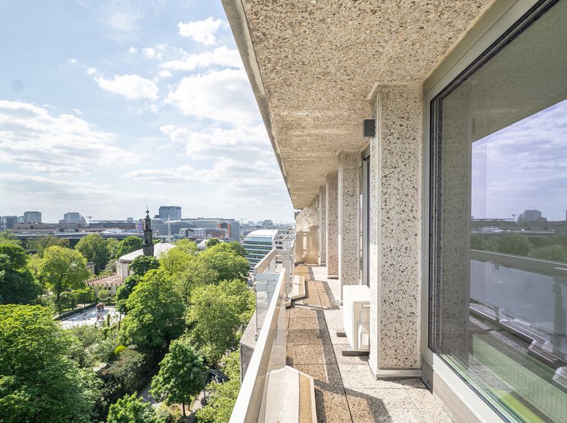 VICTOIRE_JUNOT biedt u een prachtig penthouse-appartement tegenover het Jubelpark, dicht bij de Europese instellingen, scholen, openbaar vervoer en wi